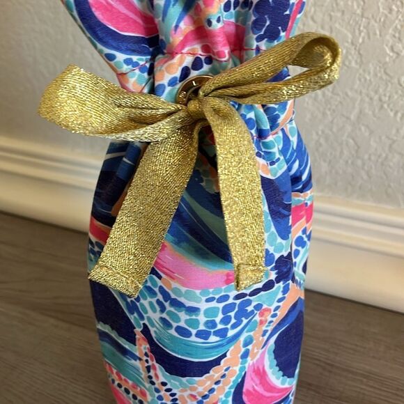Lilly Pulitzer Wine Sleeve - Picture 4 of 4